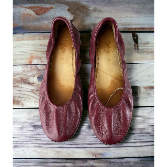 Tieks Shoes - Tieks Burgundy Red Ballet Flats Maroon Leather Slip On Shoes Women's Size 9